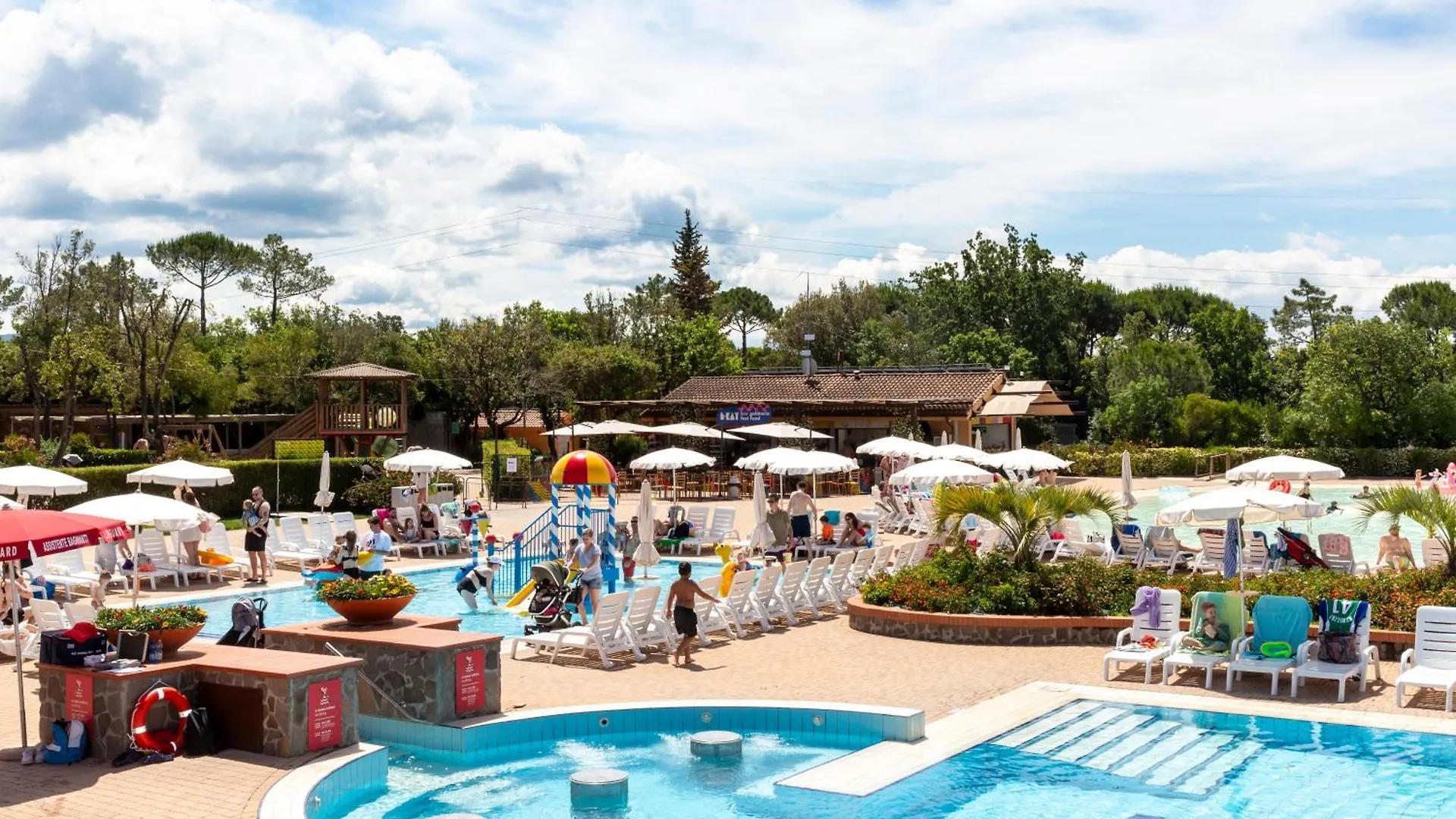 Hu Montescudaio Village Holiday park