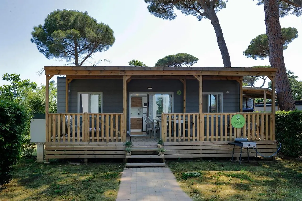 hu Montescudaio Village 3*,  Italia
