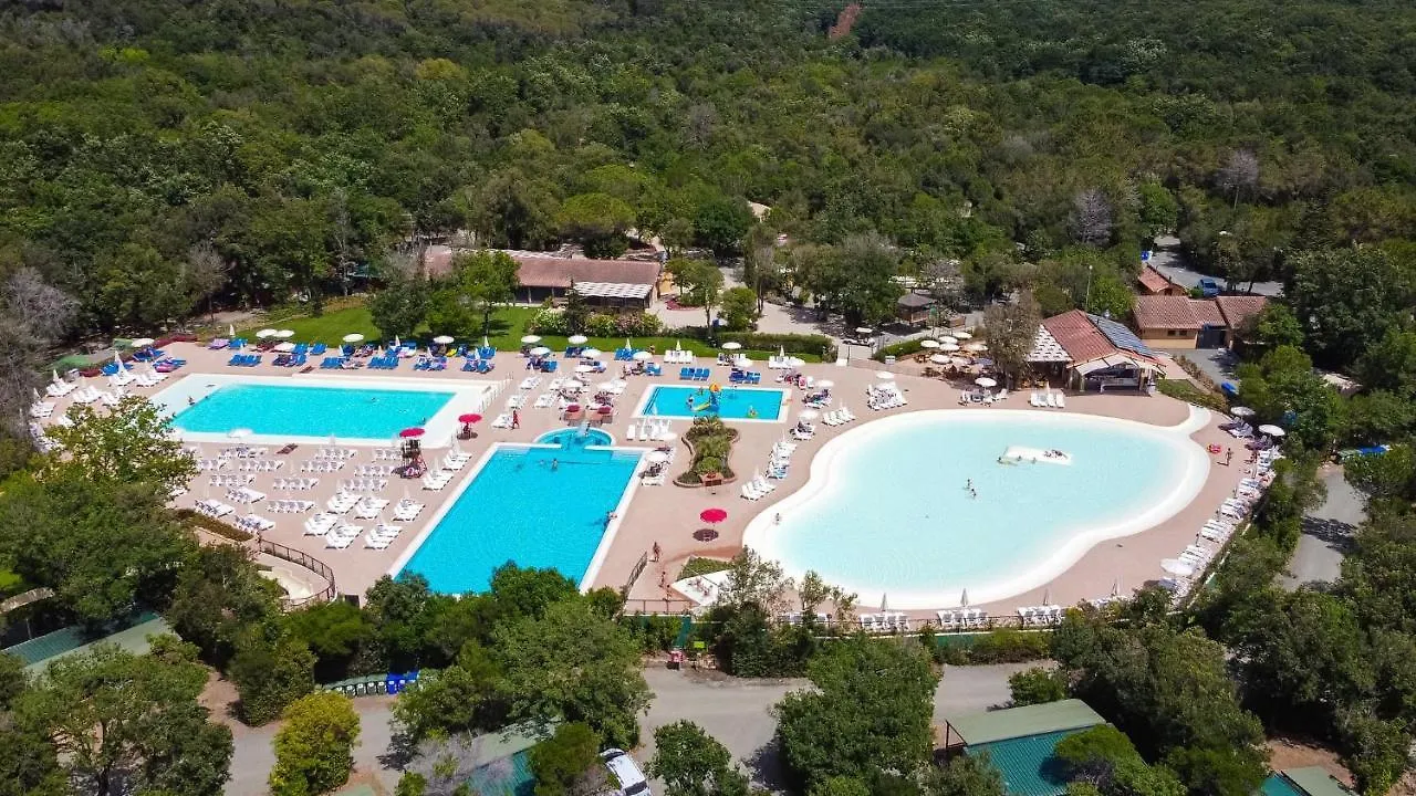 Hu Montescudaio Village Италия